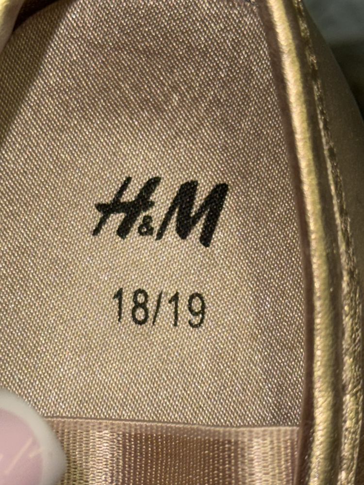 Дитяче взуття 18/19 розмір бренду H&M