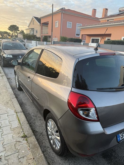 Renault Clio III 1.2 · 2010 · Gasolina · 211.848 km