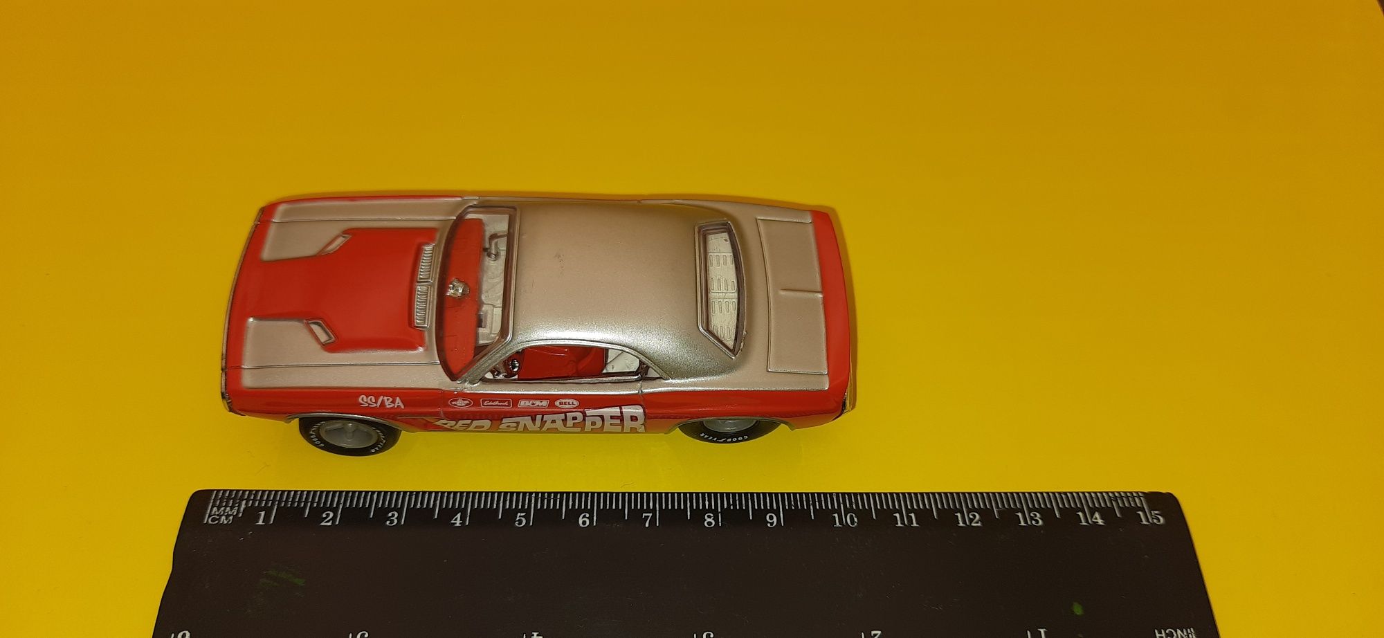 Машинка модель dodge challenger 1971 hot wheels