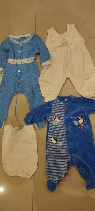 Детские комбинезоны зимние и летние.