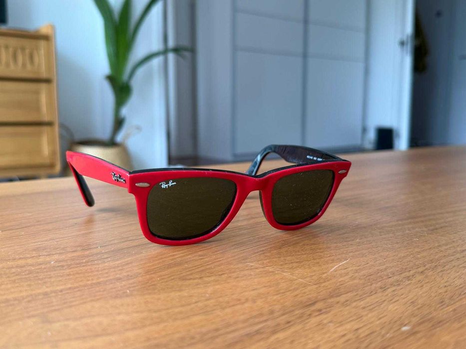 Óculos de sol Ray-Ban Wayfarer – edição bicolor (vermelho e preto)