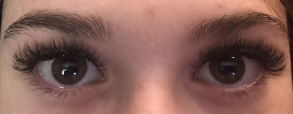 Нарощування вій для моделей СВІТЛО ЗАВЖДИ Є