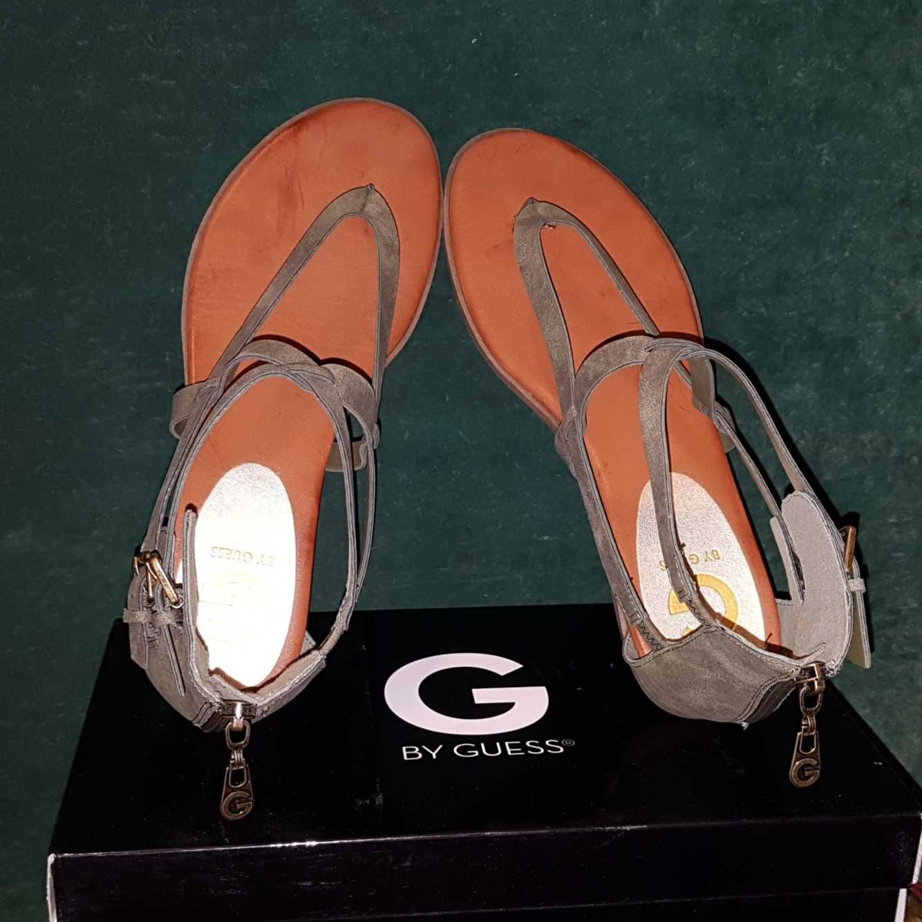 Сандалии босоножки вьетнамки G by GUESS Cave 9US 40EU 26см