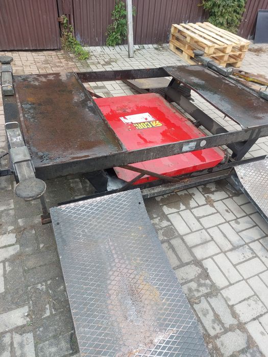 Podnośnik najazdowy Corghi