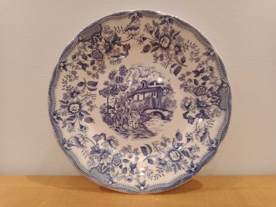 Pratos italianos Antigos da marca Ironstone (8 pratos)