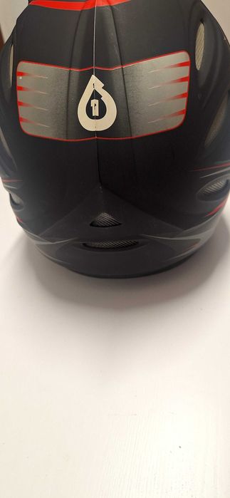 Capacete de downhill SixSixone Strike