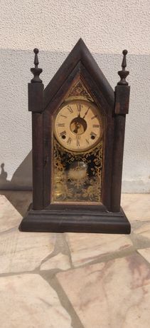 Relógio de mesa muito antigo