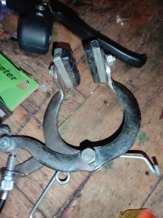 Тормозные колодки передние и задние, фара, и динамо машины для велосип