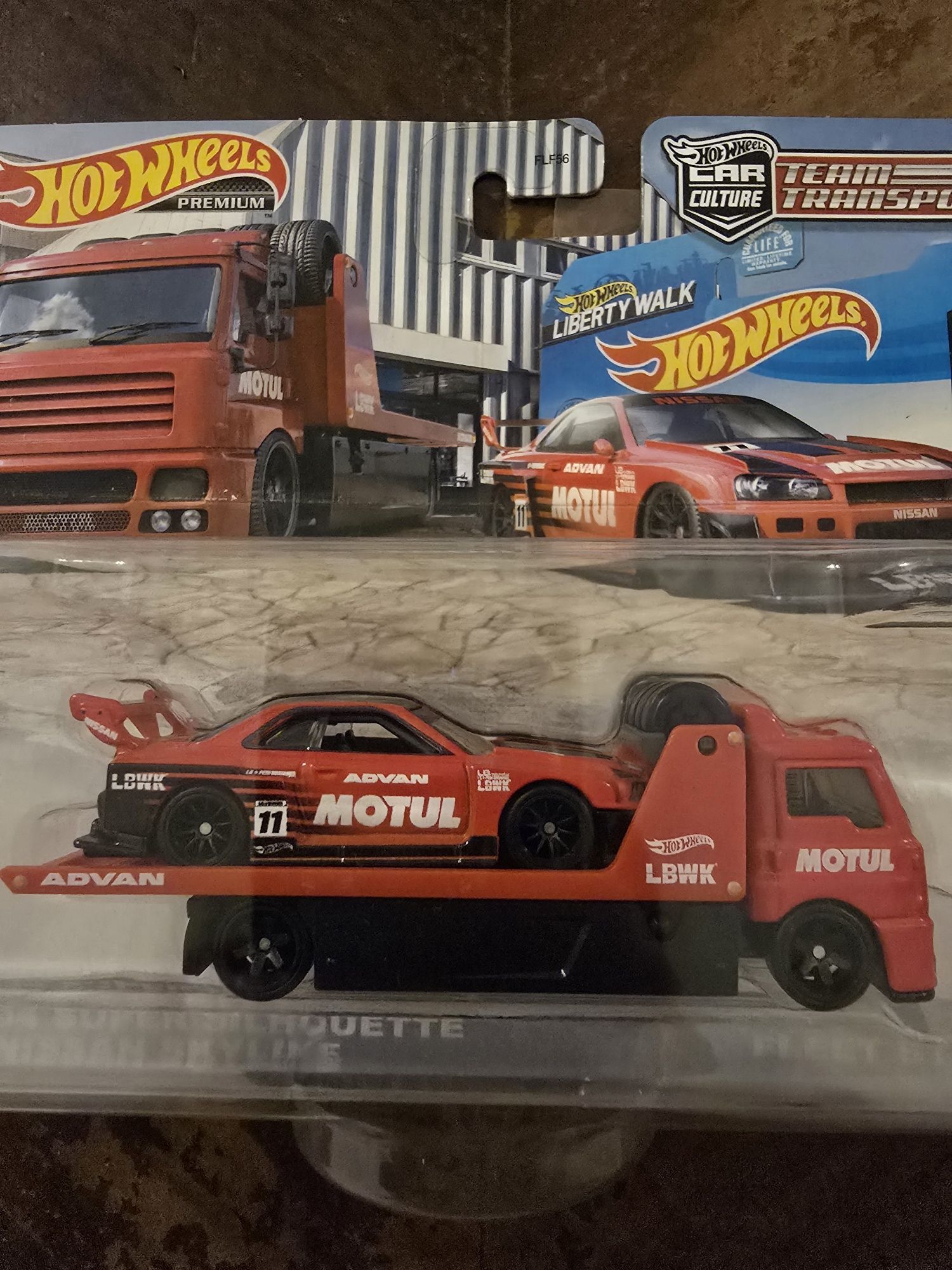 Nissan GTR R34 Hot Wheels Team Transport