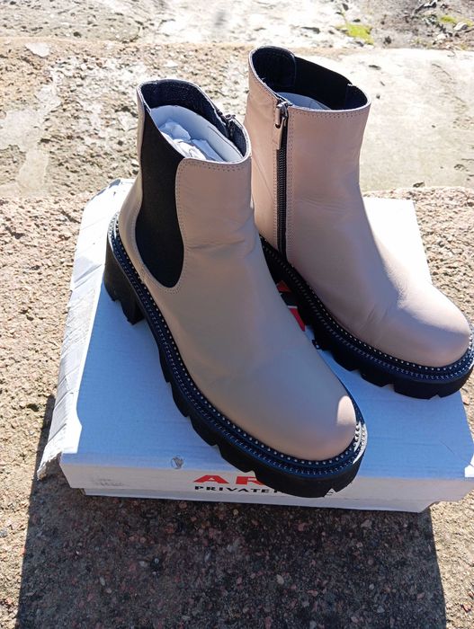 Жіночі черевики кожа