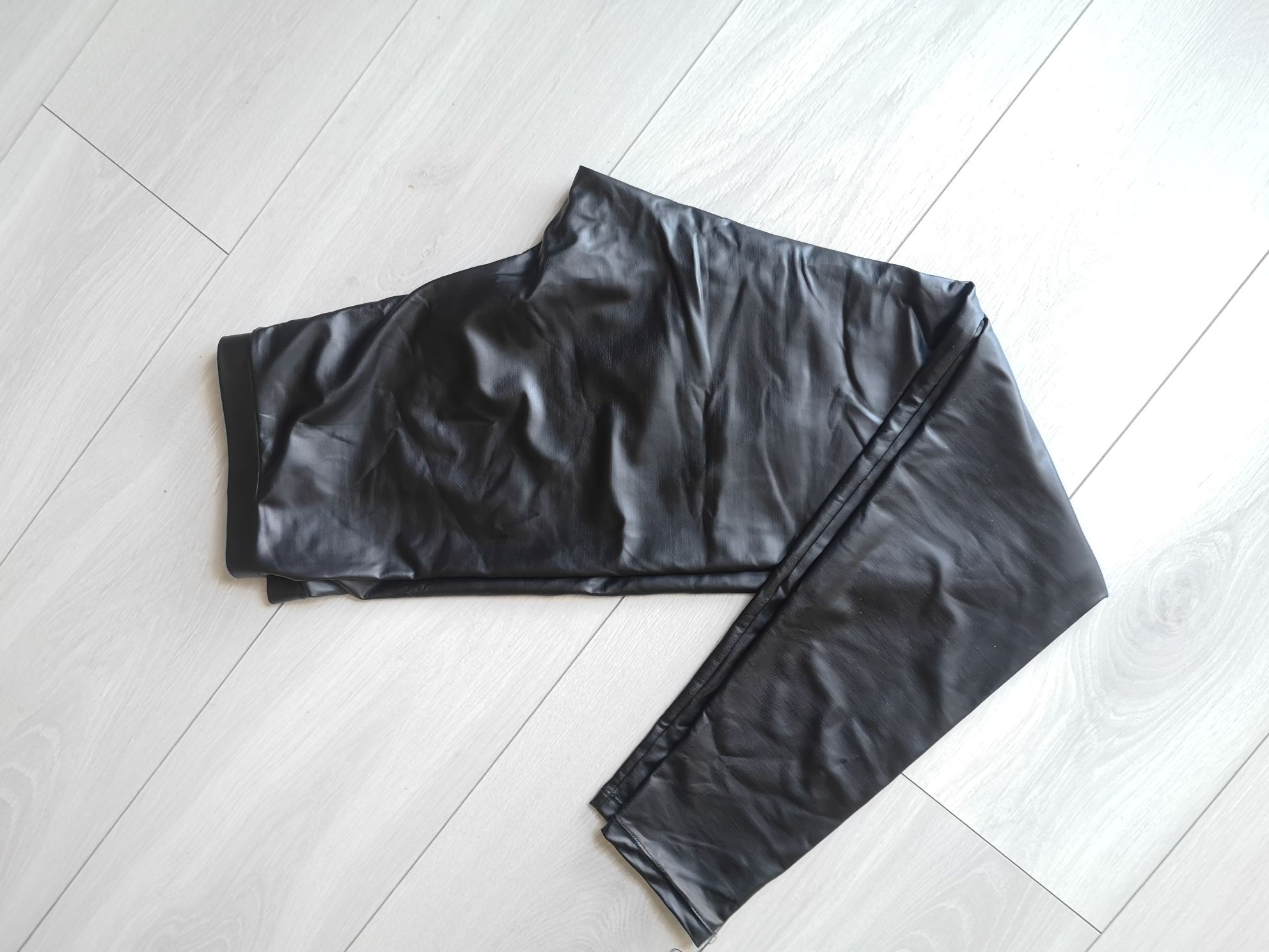 Primark woskowane leginsy S