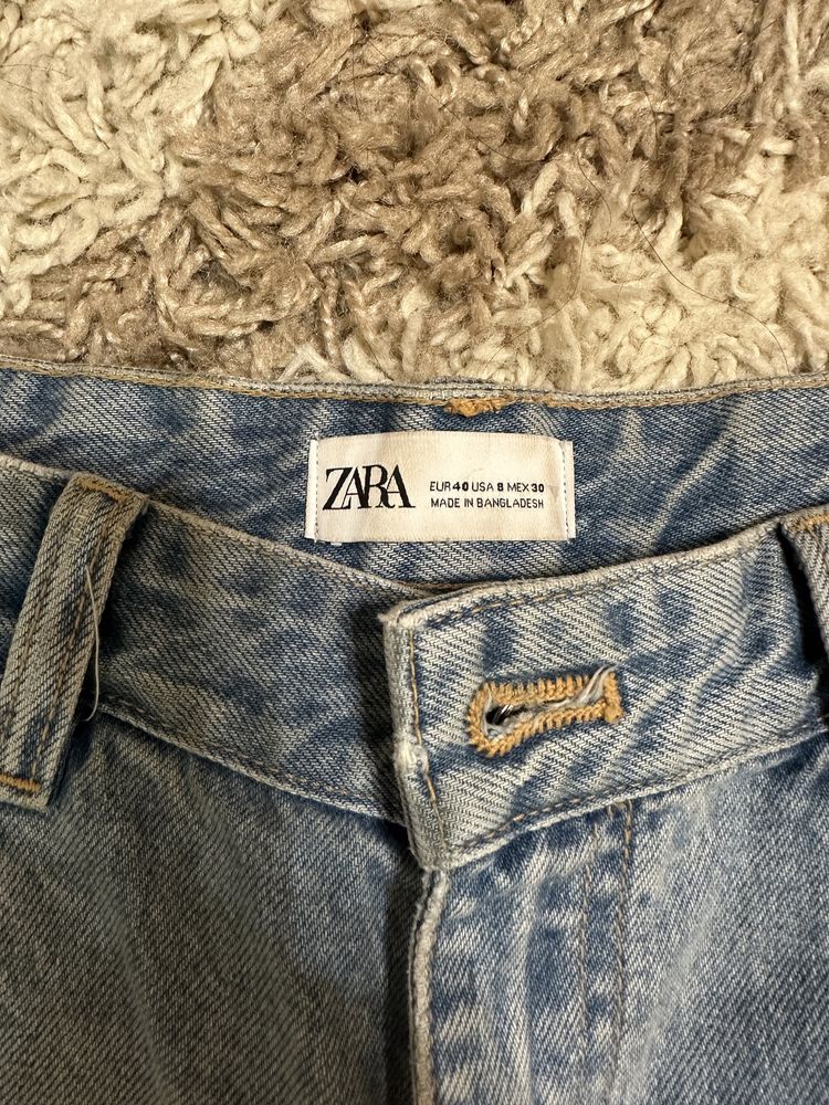 Джинсы ZARA рваные прямые