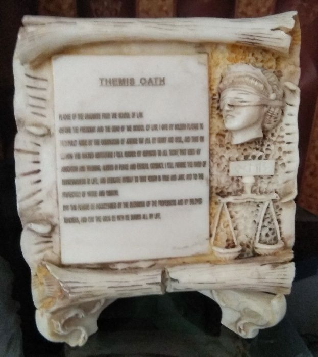 Барельеф " Клятва АДВОКАТА"