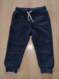 Granatowe spodnie dresowe z polaru 86 Cool Club Smyk