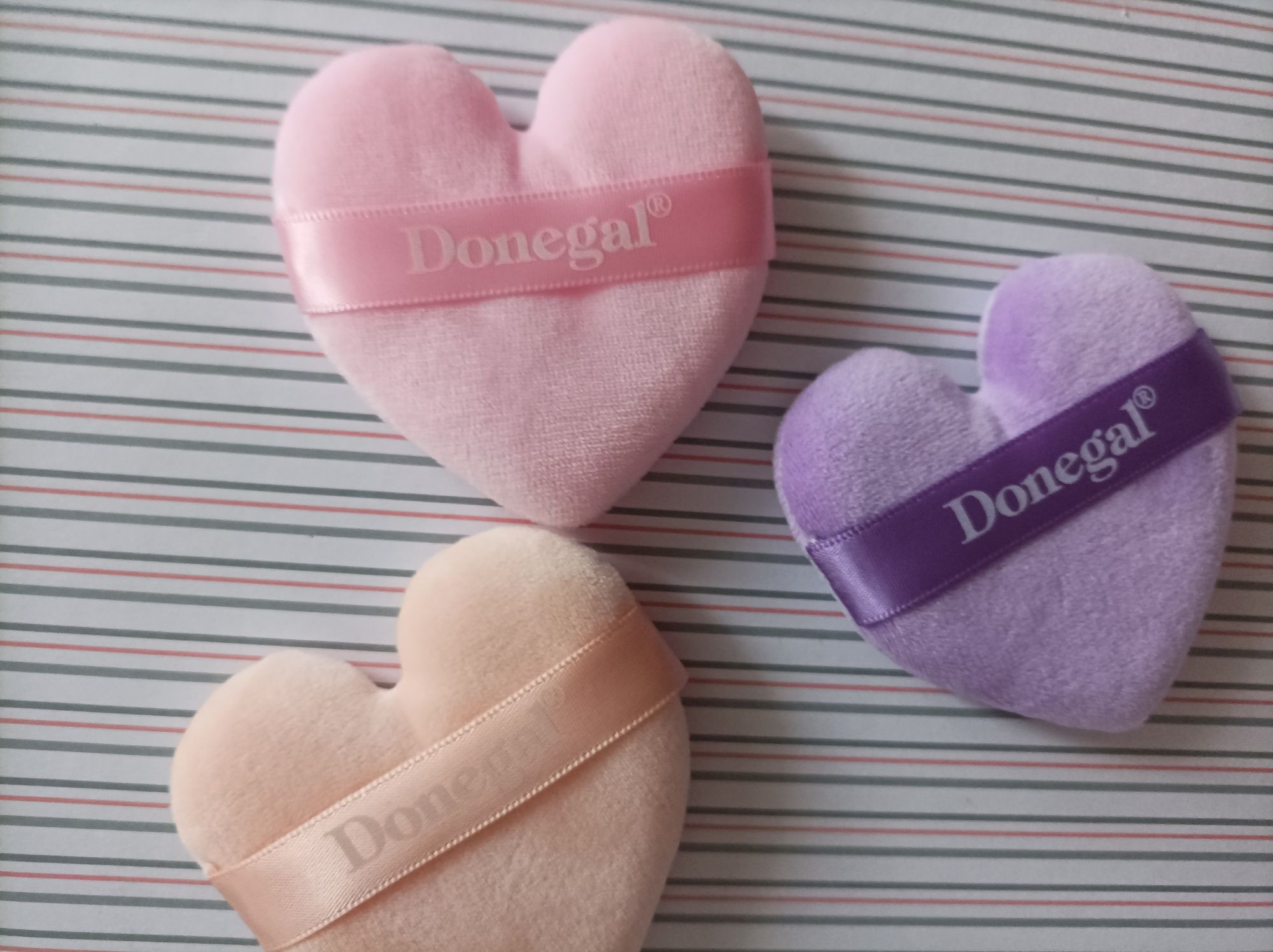 Puszki do pudru do makijażu donegal serduszka miękkie