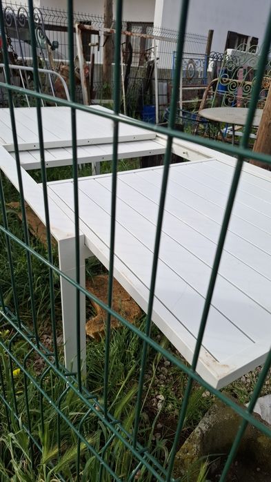 Mesa de jardim gavanizada