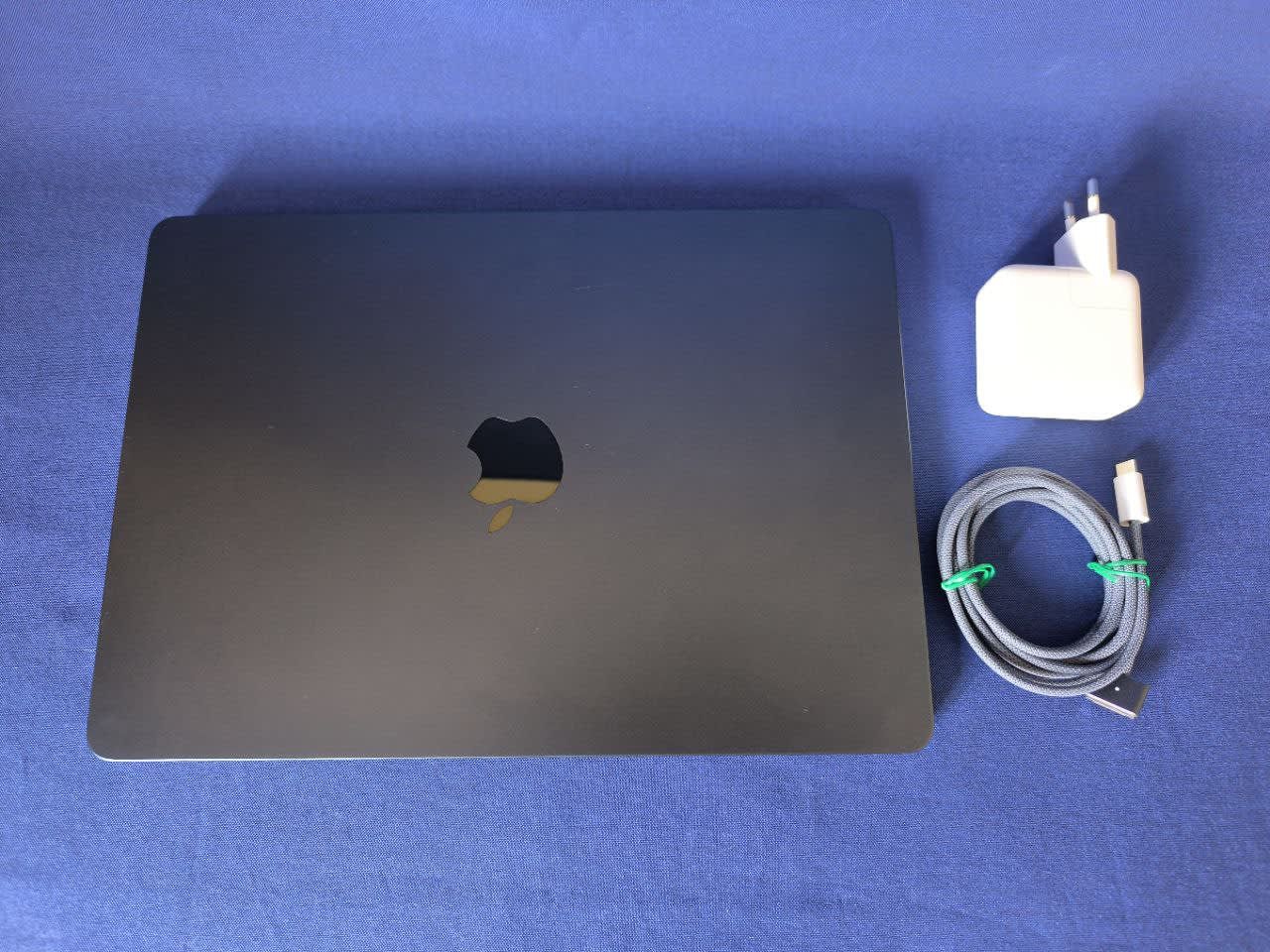 MacBook Air M2 24 Ciclos