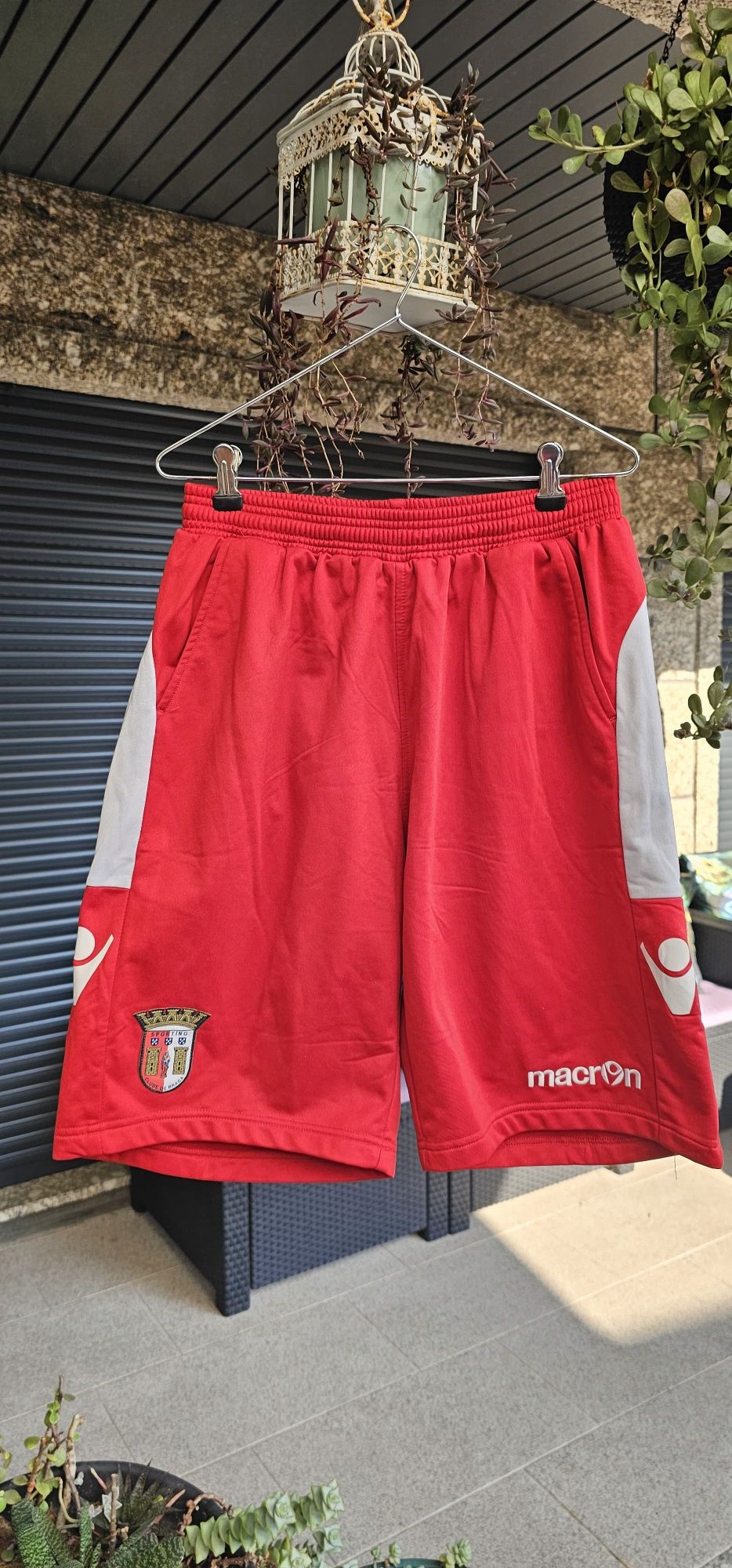 Camisolas, casacos, calções, calças do Braga, da marca Macron