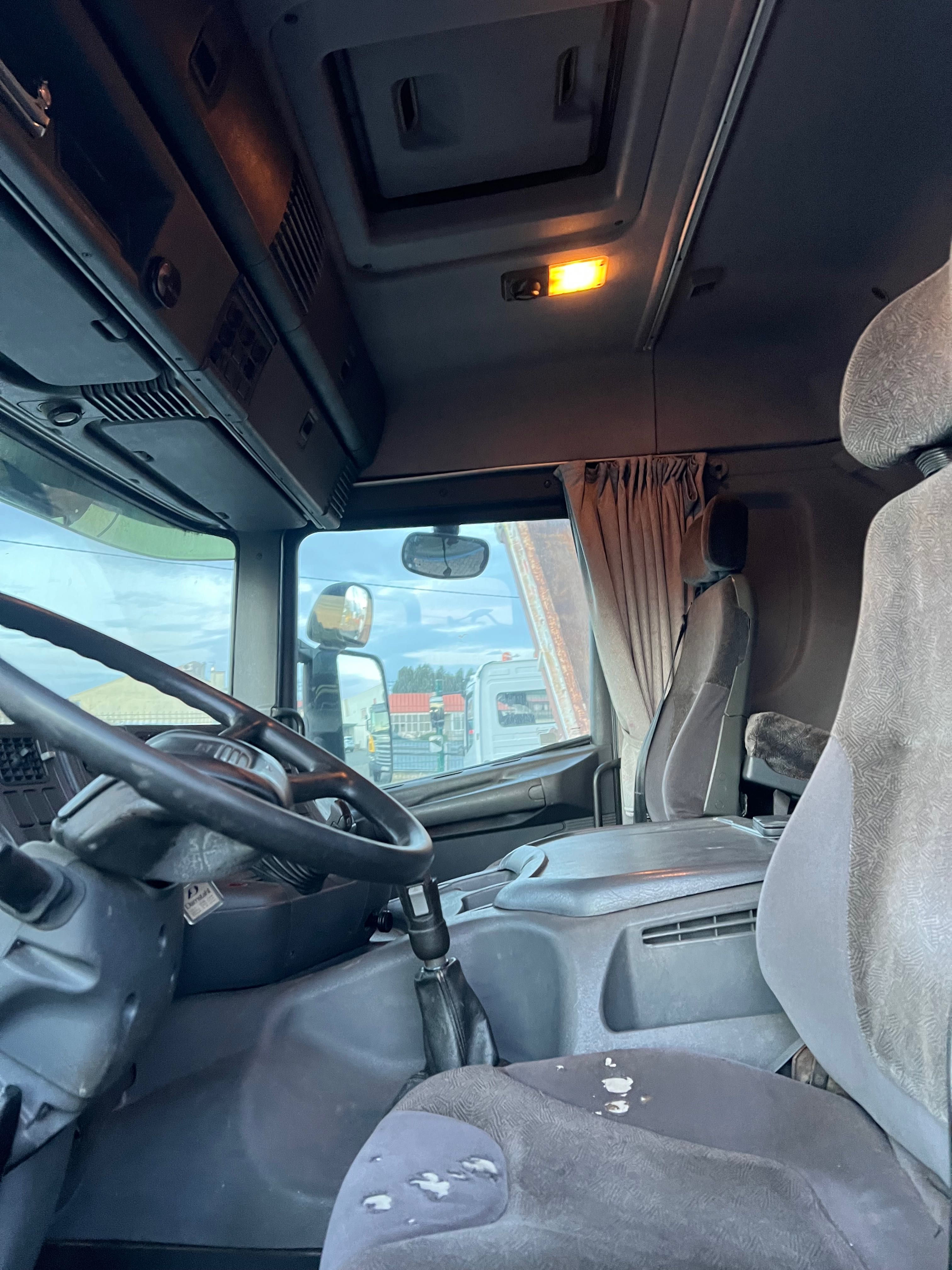 SCANIA P94 GRUA HIAB 144 .2012 Radiocomando