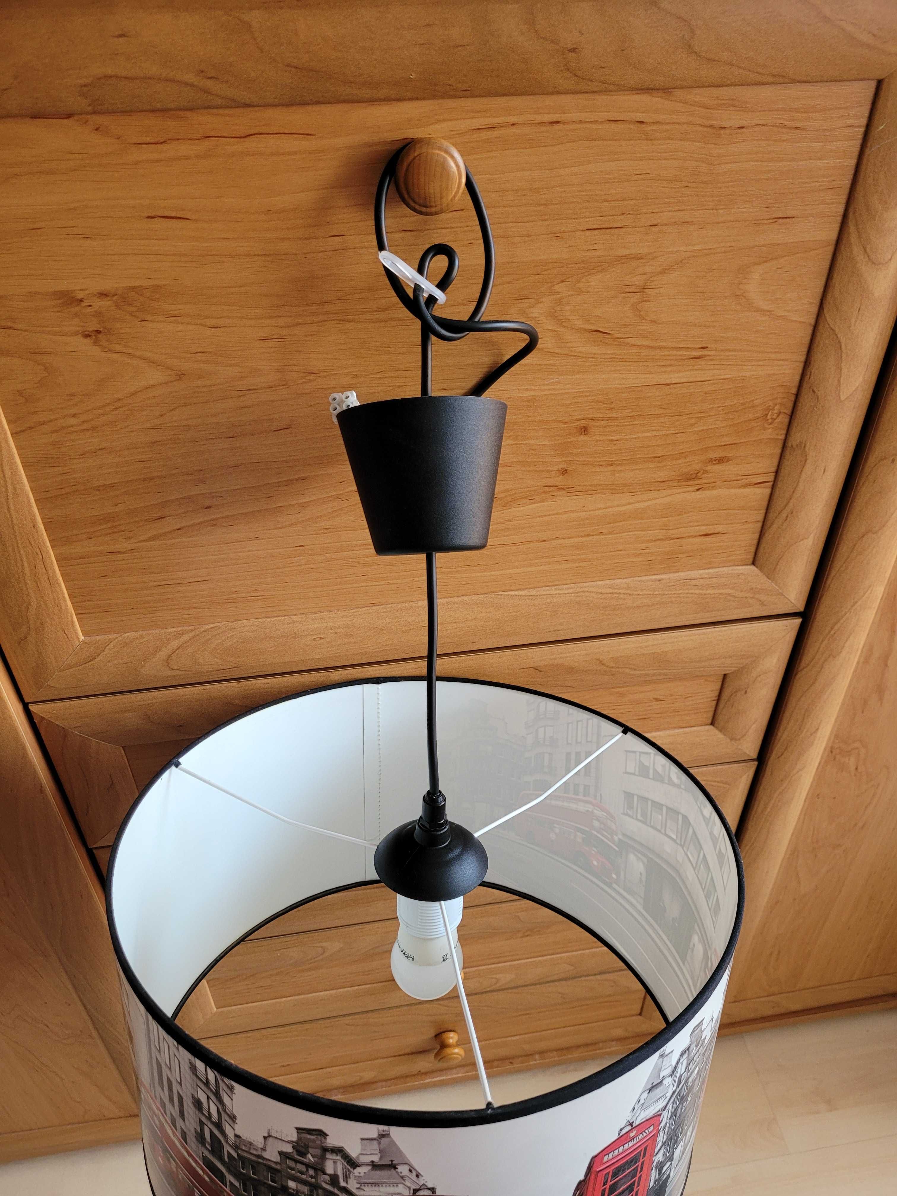 Lampa wiszącą  / żyrandol Londyn
