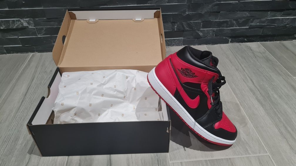 Air Jordan 1 Mid Banned