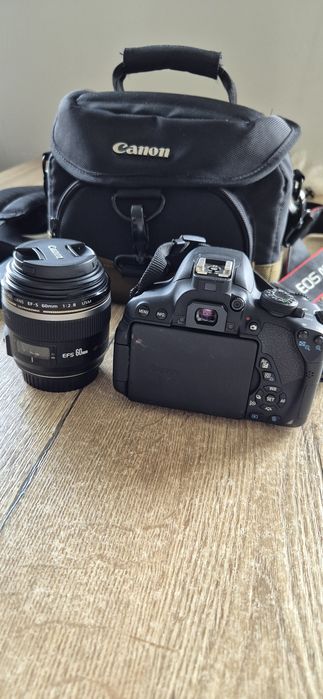 Aparat Canon EOS 700D