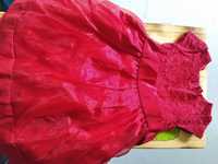 Czerwona elegancka sukienka dziewczęca