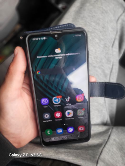 Продам телефон самсунг А31