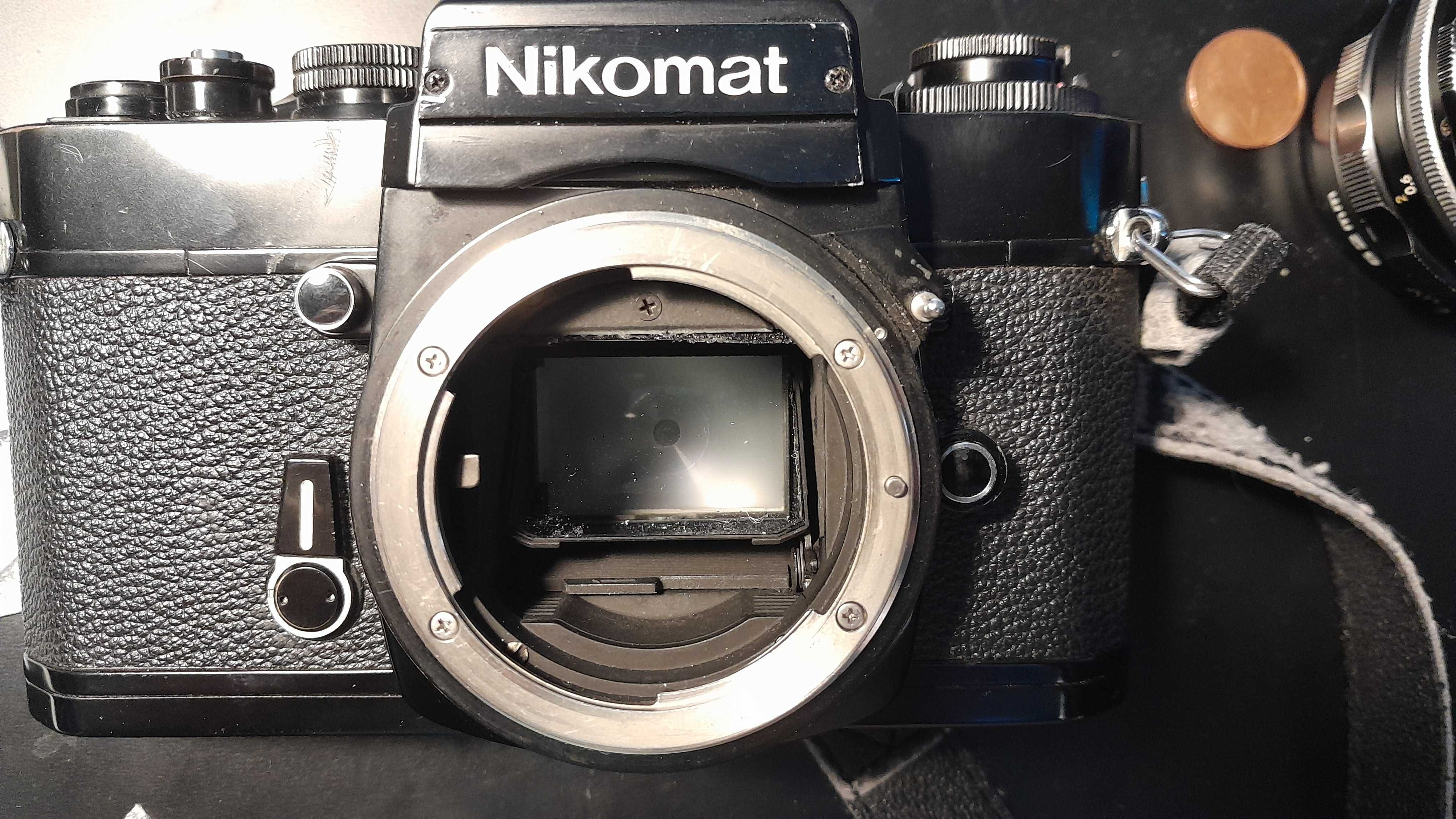 Vendo câmara Nikomat EL 35 mm