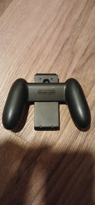 Продам геймпад HORI. Switch Joy-Con Grip,