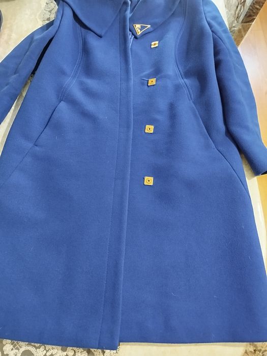 Пальто осіннє жіноче,темно синього кольору