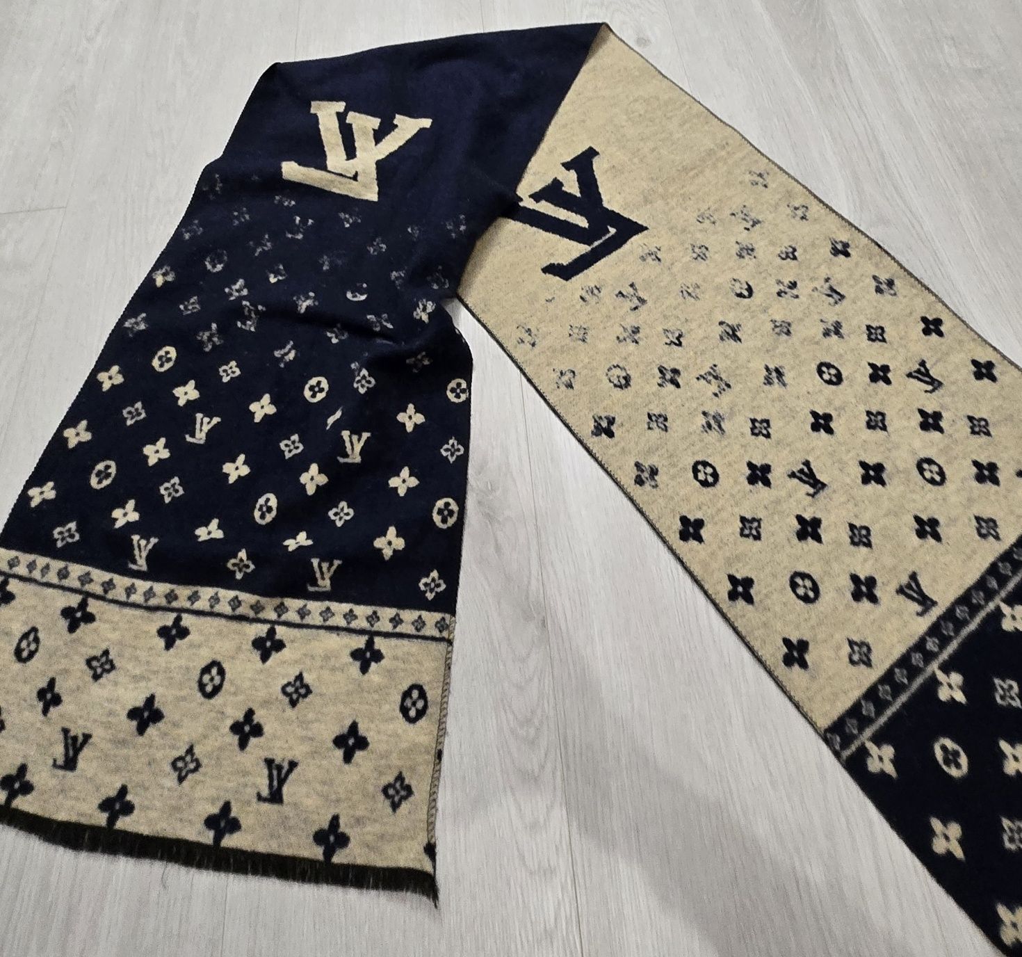 Szalik Louis Vuitton ciepły
