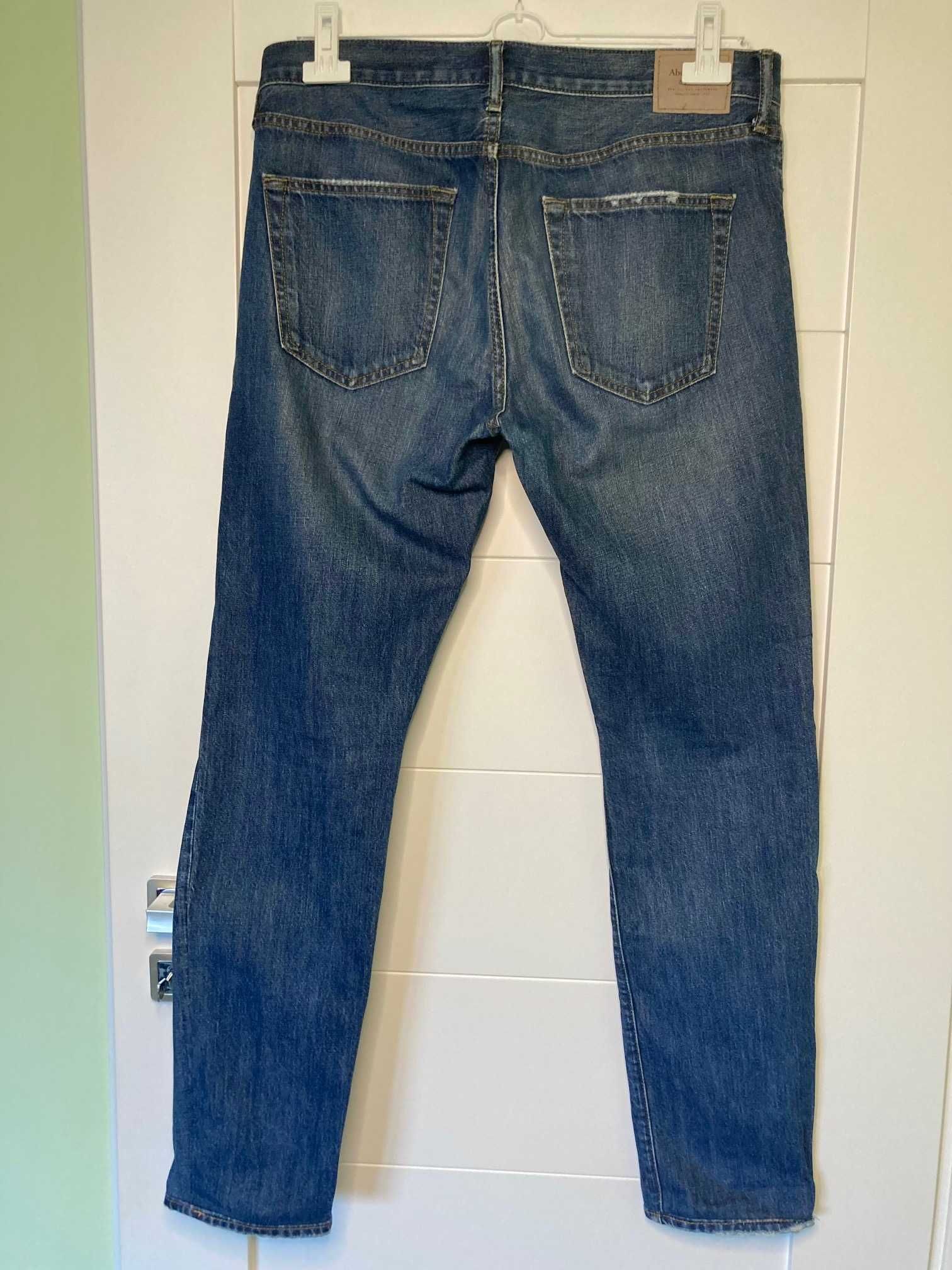 Nowe granatowe męskie cienkie jeansy przetarcia Abercrombie skinny 34