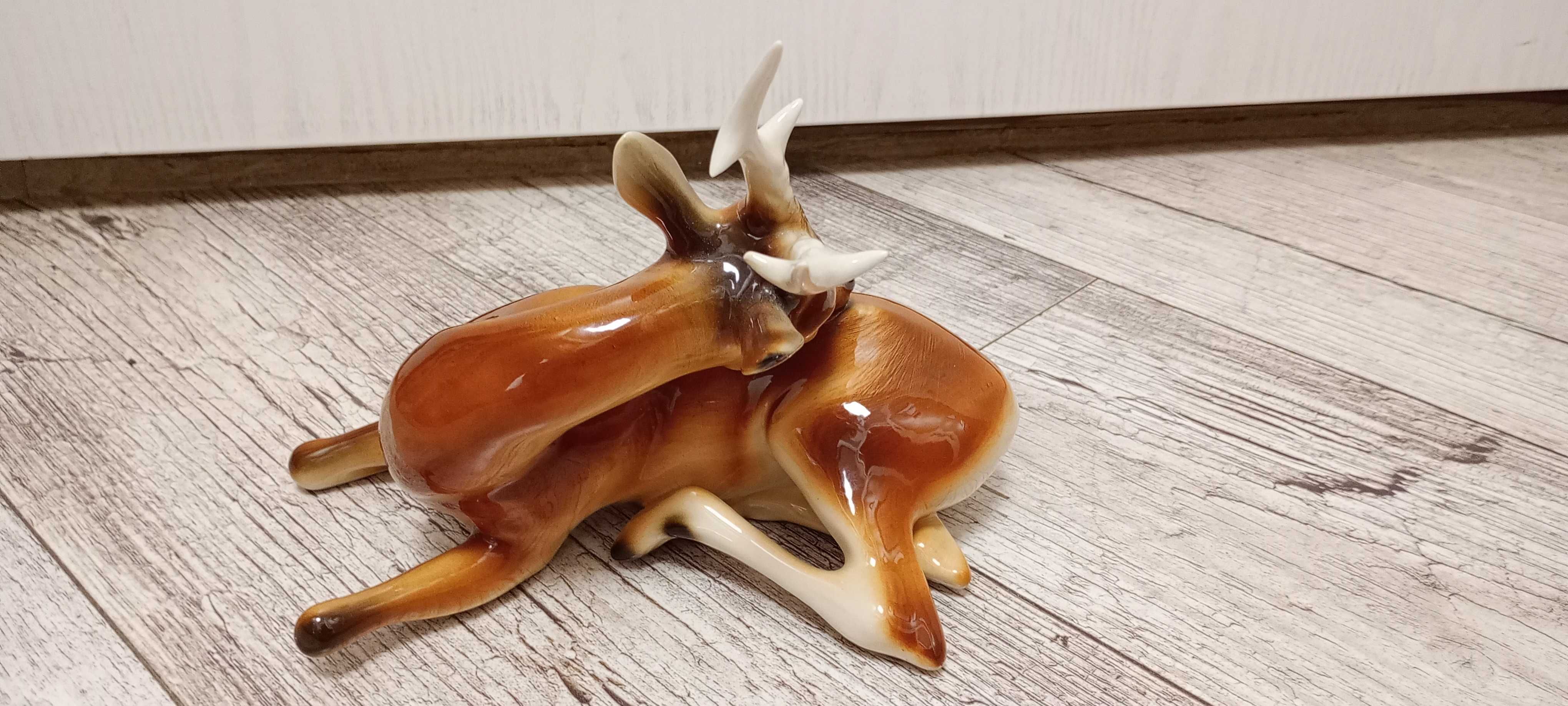 Figurka porcelanowa jelonka ROYAL DUX Czechosłowacja
