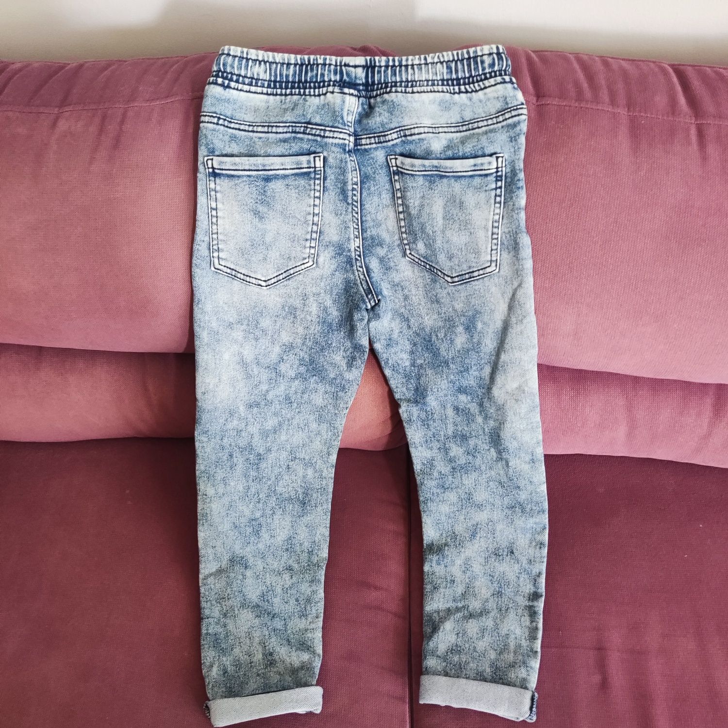 Spodnie chłopięce dżinsowe r. 134