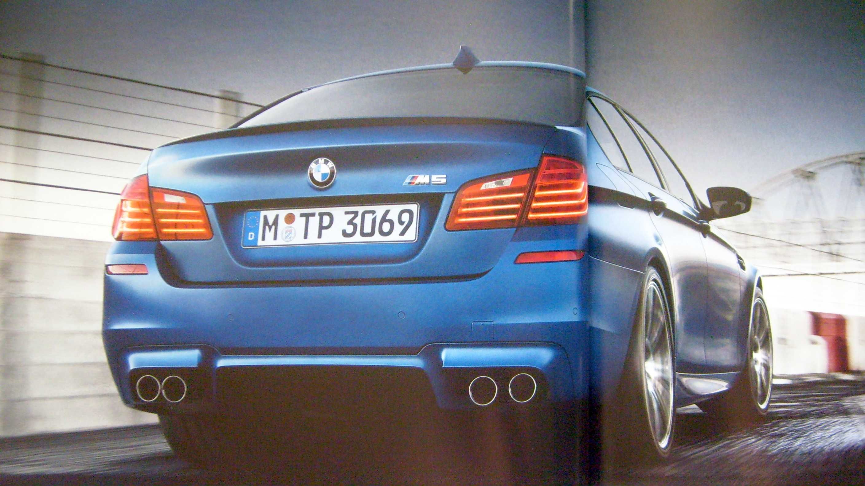 BMW M5 ( F10 ) M-POWER 2013 / obszerny prospekt - 46 stron, stan BDB