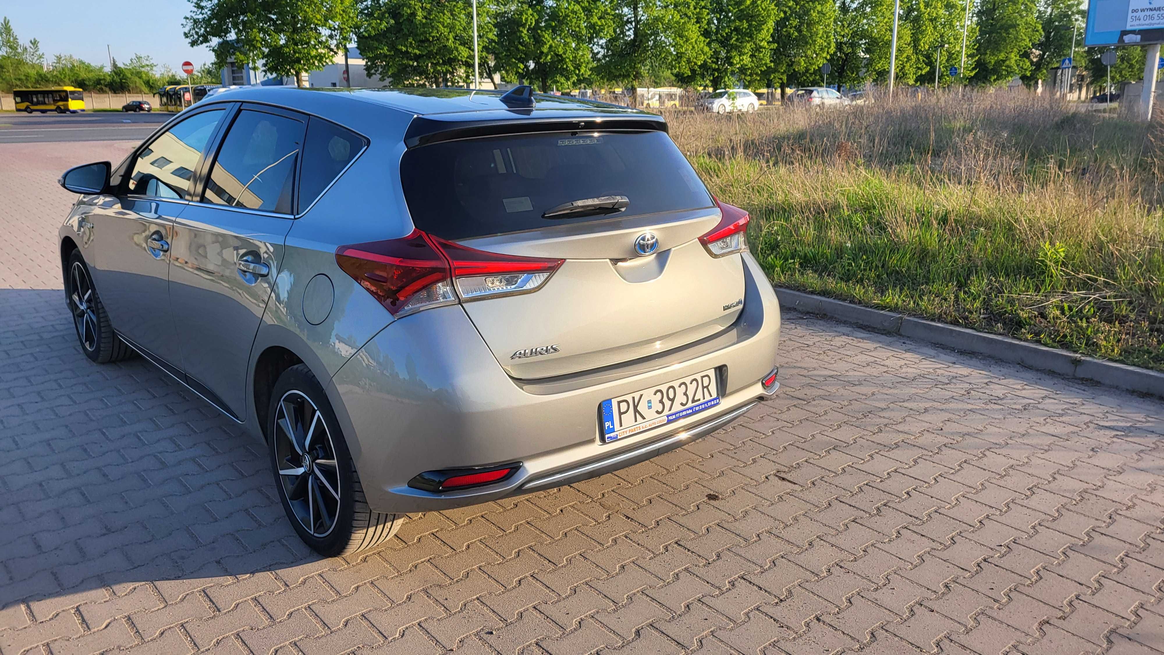 Toyota Auris II Lift Hybryda