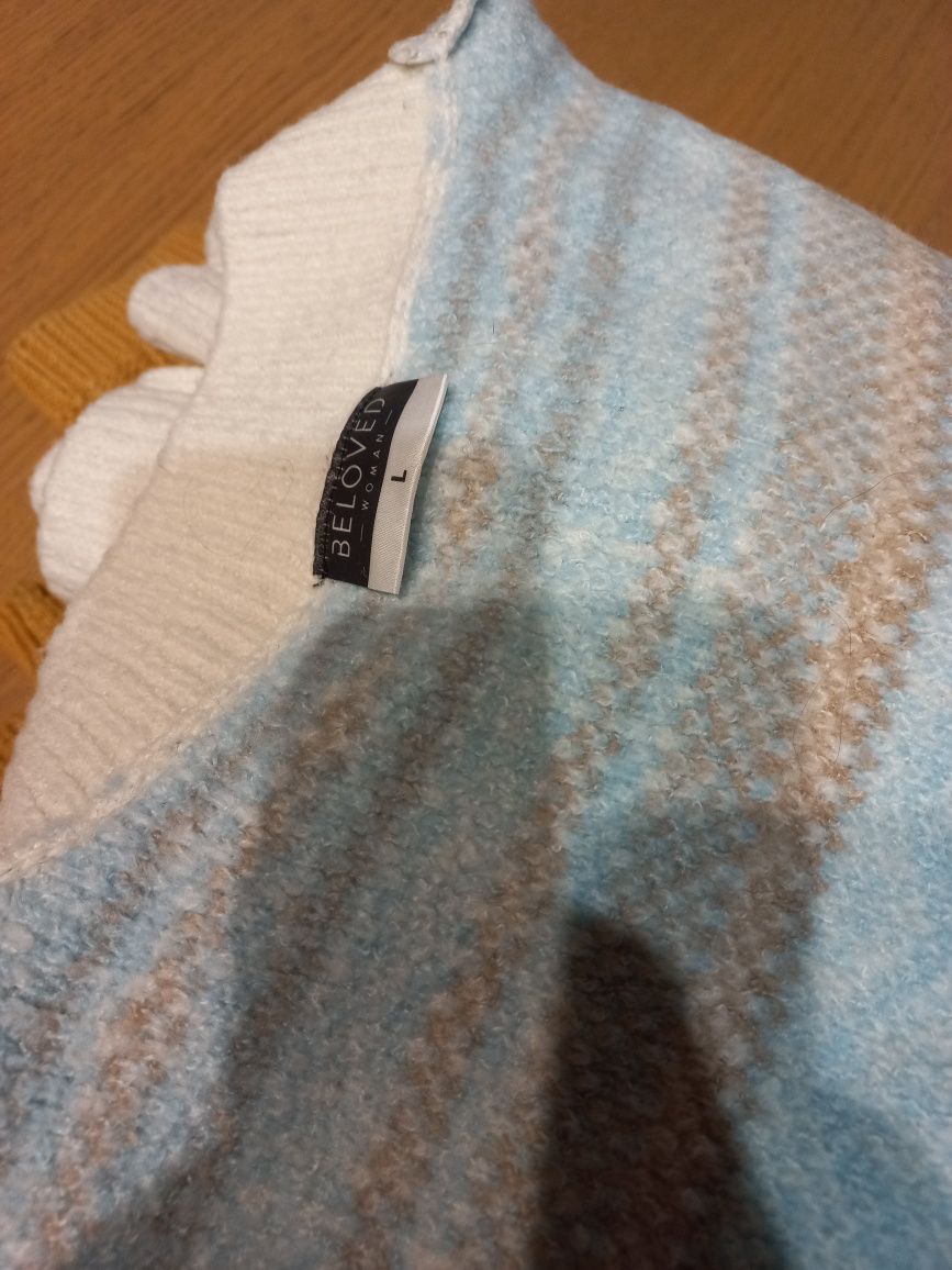 Sweter wzorzysty w serek 40 L