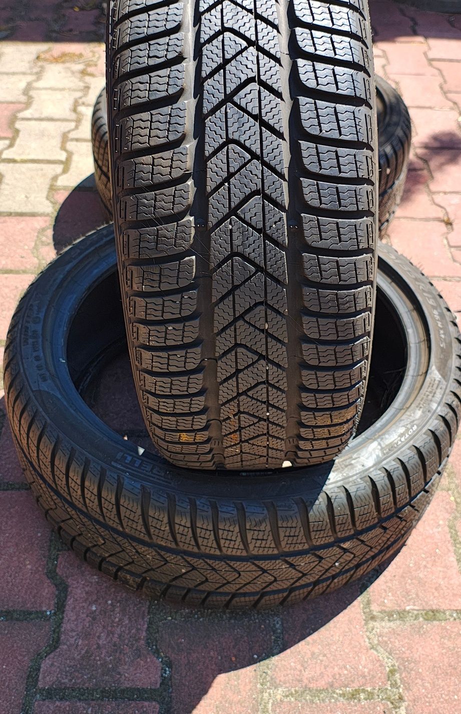 Pirelli zimowe Rft 225/40/R19, 225/35/R19