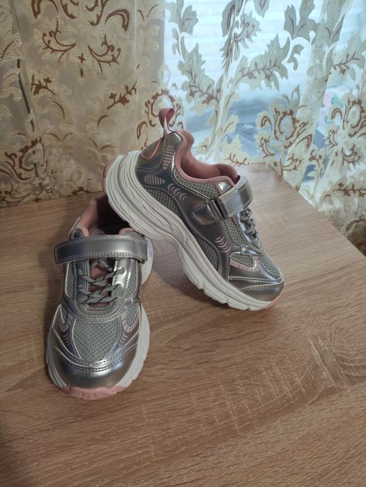 Кросовки на девочку