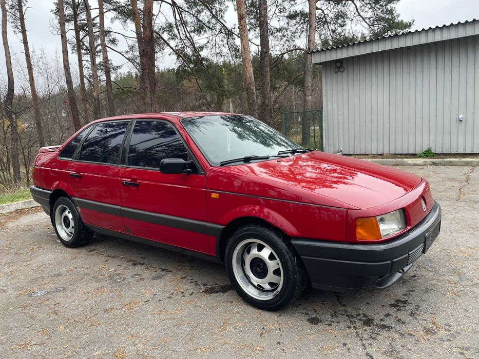 Volkswagen Passat B3 (1993) - 2.0 Инжектор, АКПП, Кондиционер