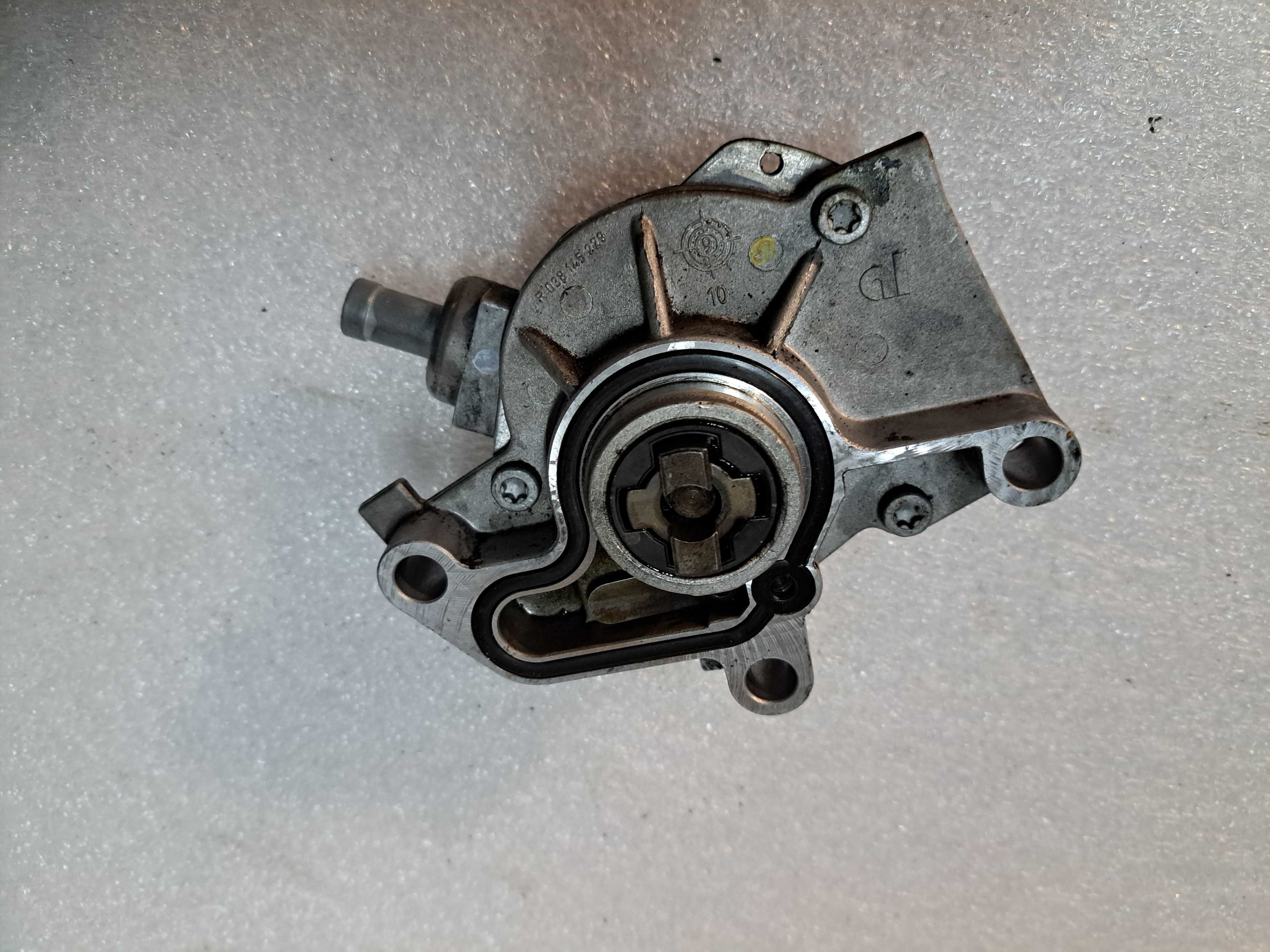 Vacu vacum pompa Seat  Audi A3 8L VW Golf IV 1.9 tdi ALH -101B