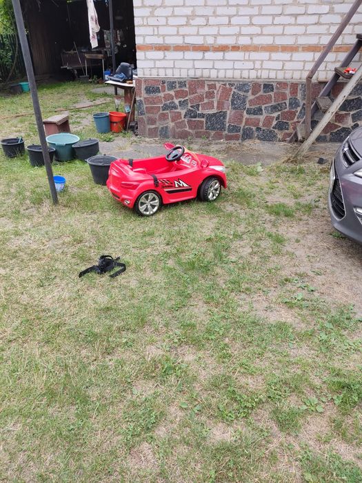 Продам дитячий електромобіль