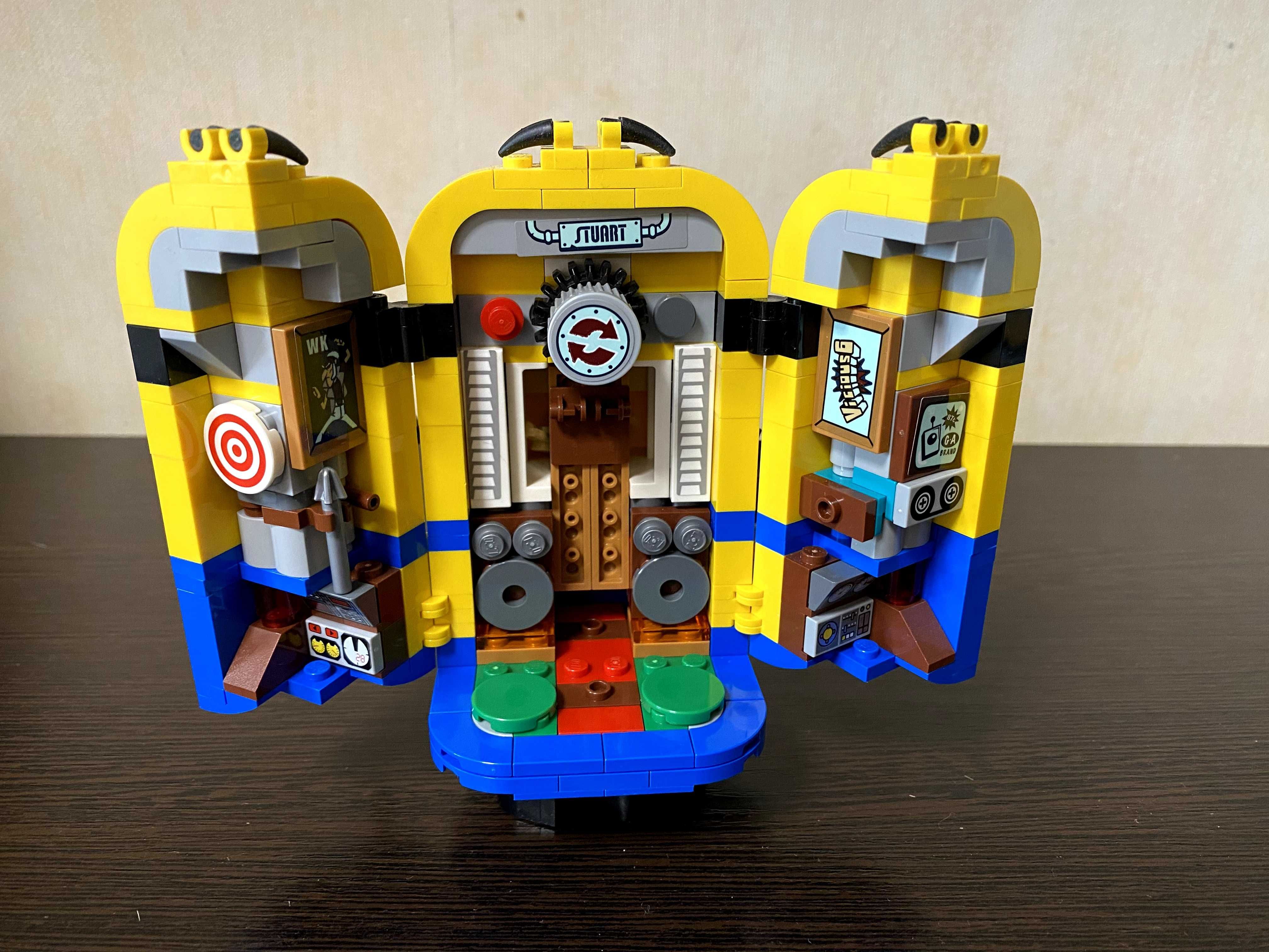 LEGO Minions Складені з кубиків міньйони та їхнє лігво (75551)