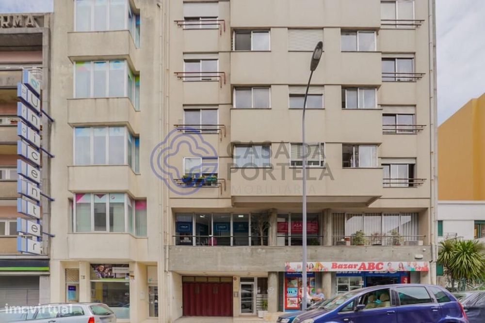 Apartamento T2+1, Cedofeita, mobilado e equipado. Lugar de garagem.