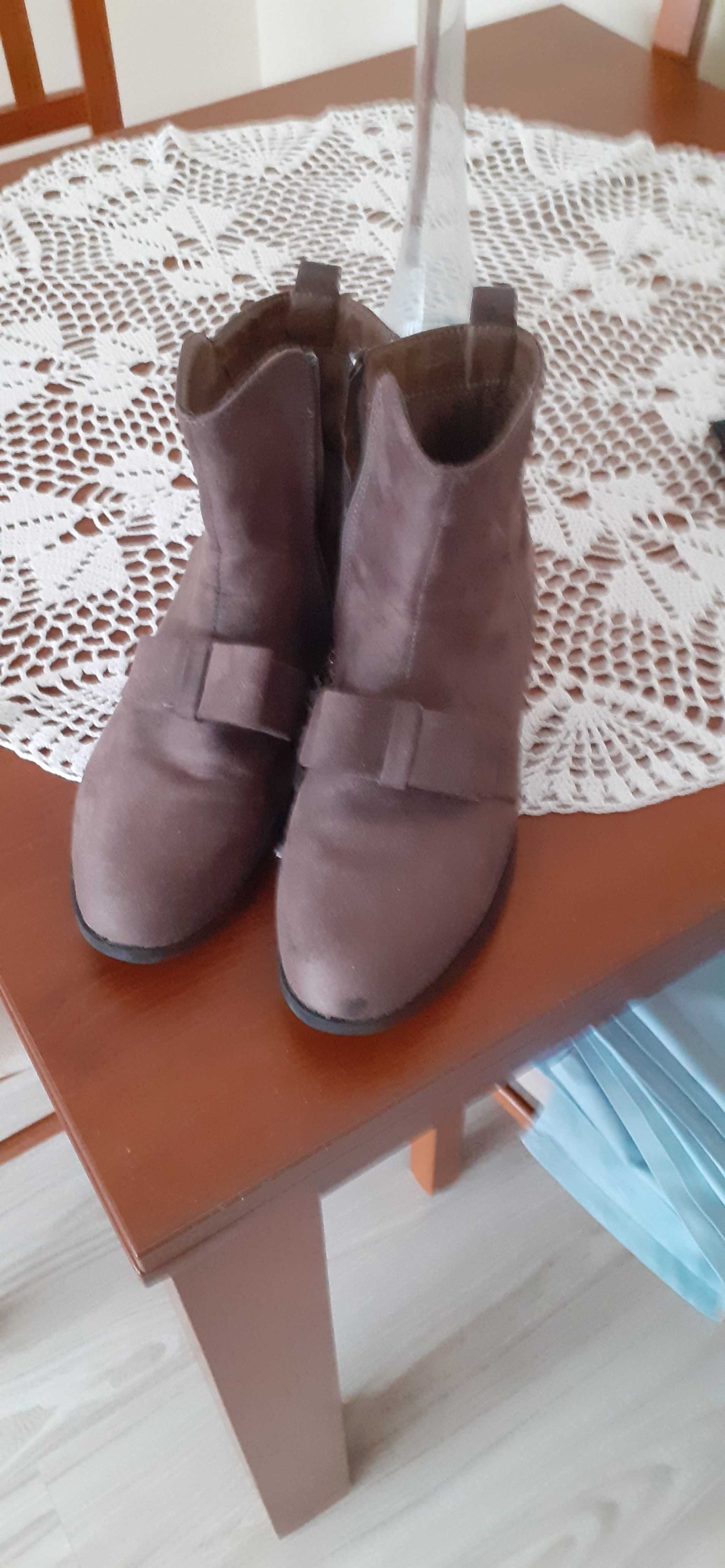 Buty do kostki zamszowe