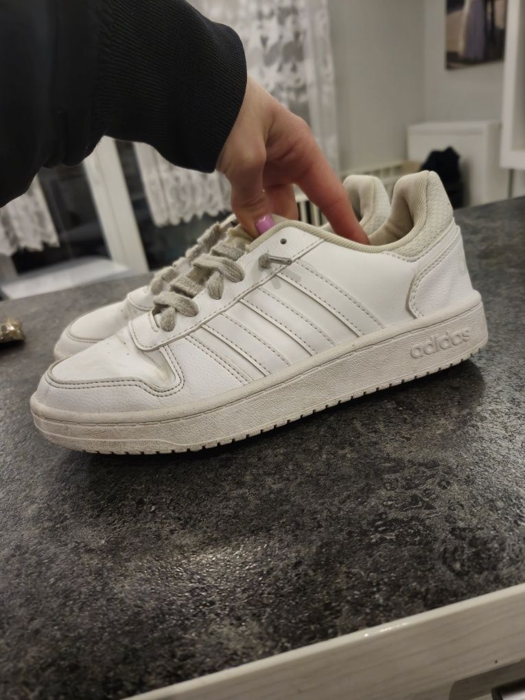 Białe sneakersy adidas 37,5 rozmiar