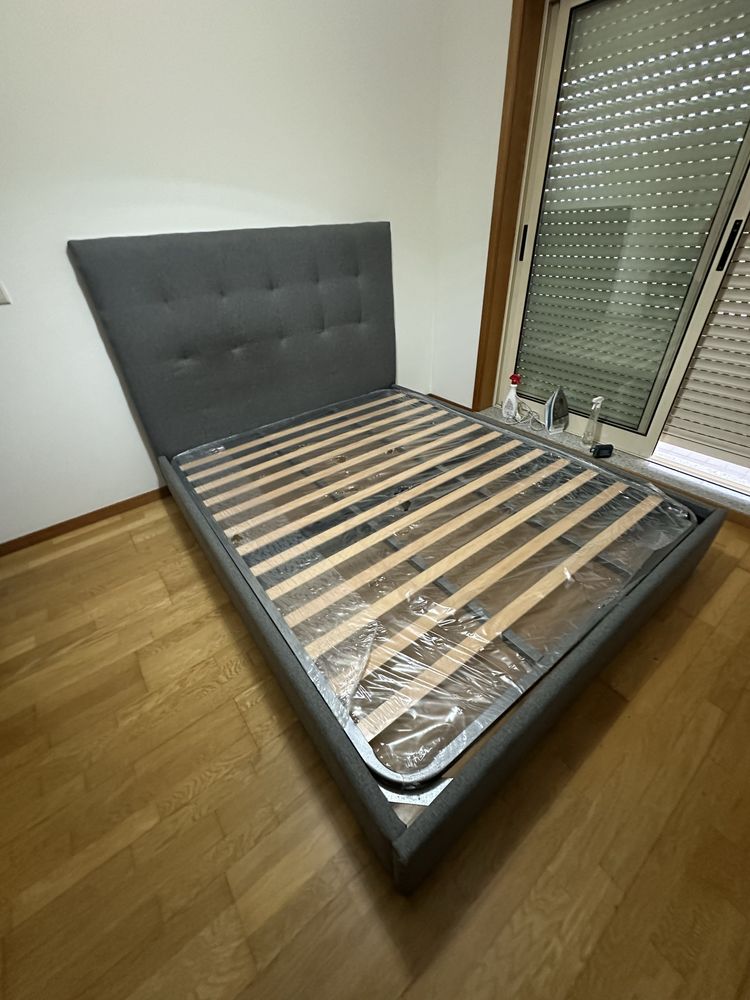 Cama de casal + estrado