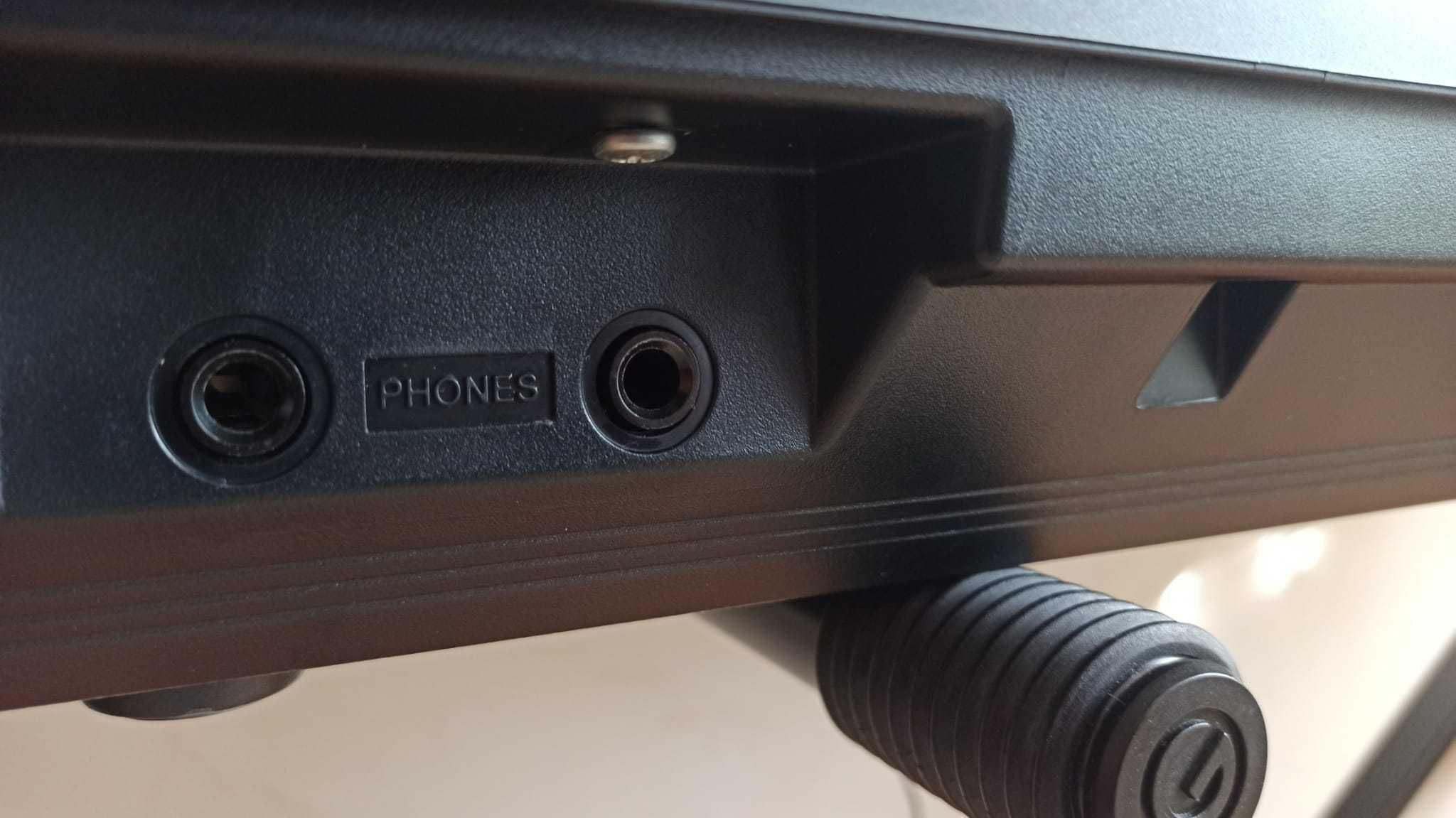 Teclado de piano Yamaha P-115 como novo, com suporte e pedal