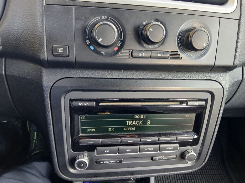 Продам автомагнітолу RCD 310